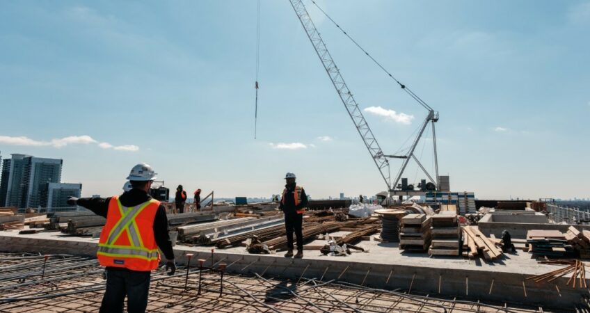 625 Sheppard Achieves Milestone: Tops Off Construction  